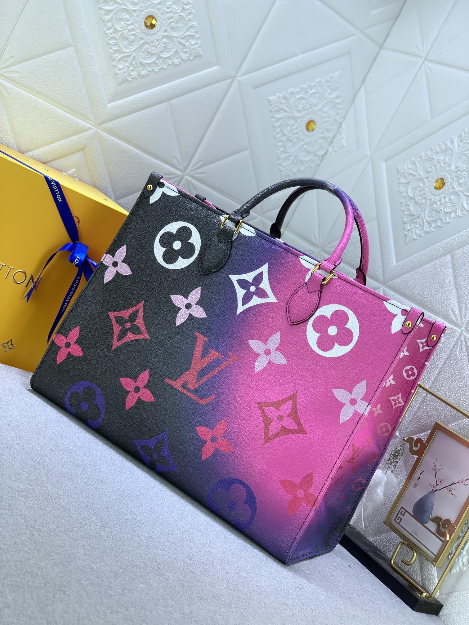 EN - Luxury Bags LUV 749