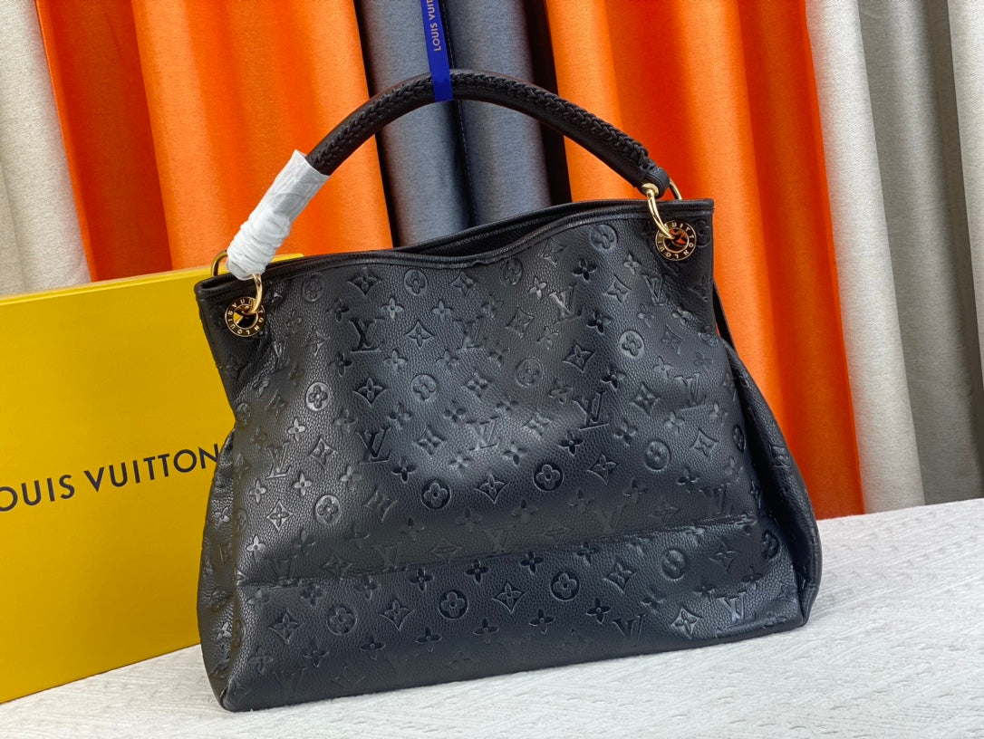 EN - Luxury Bags LUV 771