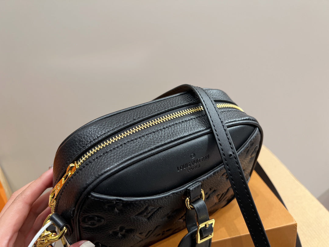EN - Luxury Bags LUV 757