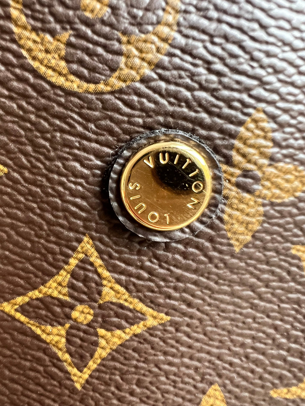 Louis Vuitton Montaigne GM in Monogram Canvas (RRP £2420)