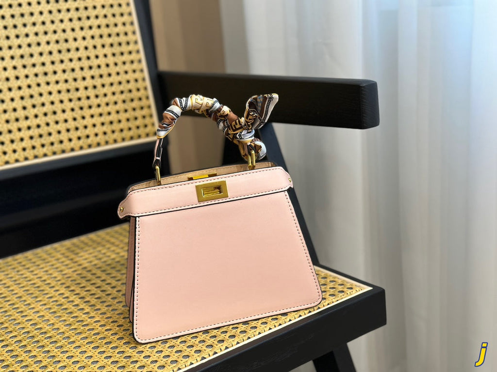 EN - Luxury Bags FEI 287