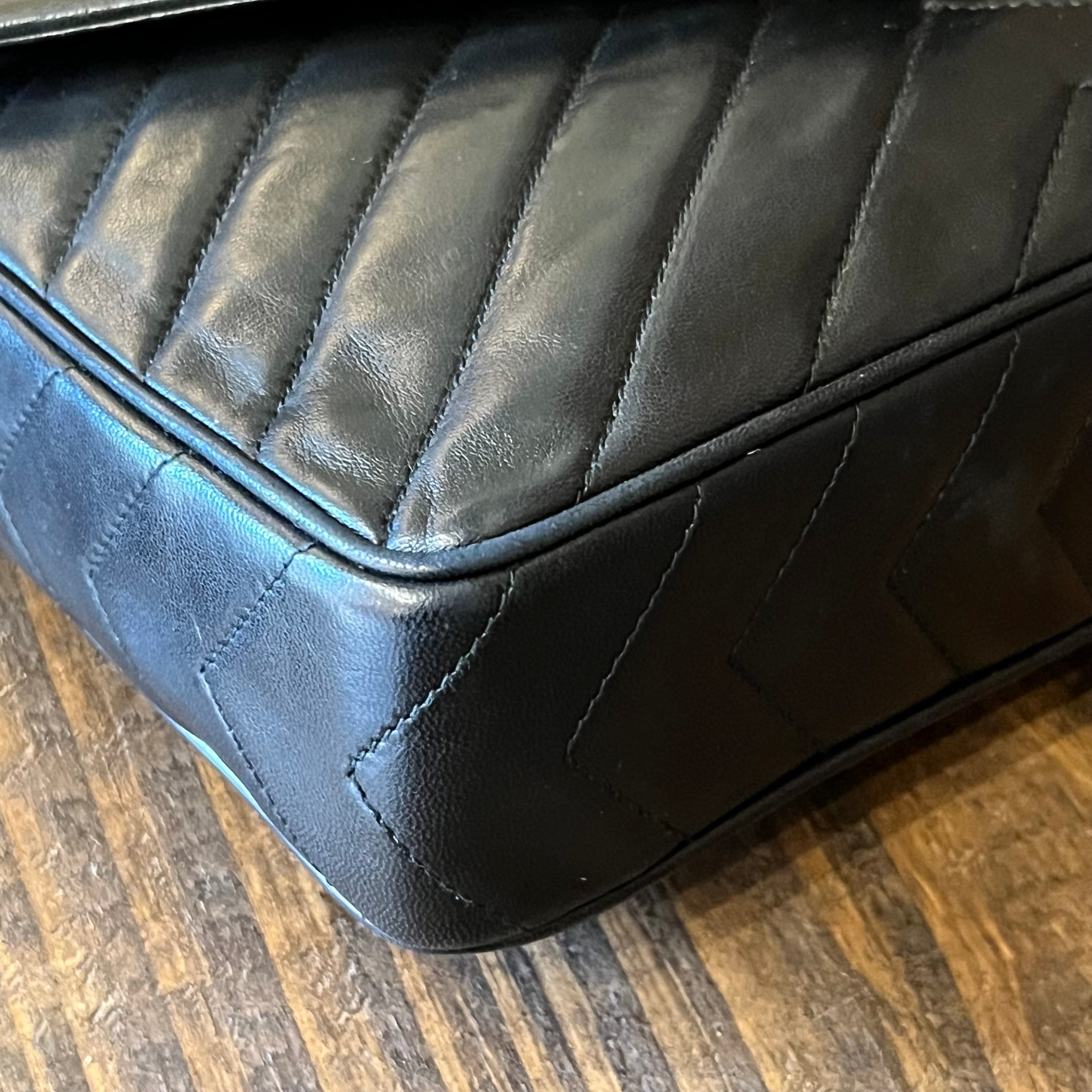 CHANEL Vintage Chevron Lambskin Shoulder Bag