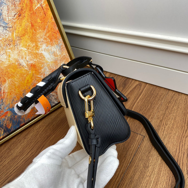 LOV2 Bags - Luxurious Bags  1639