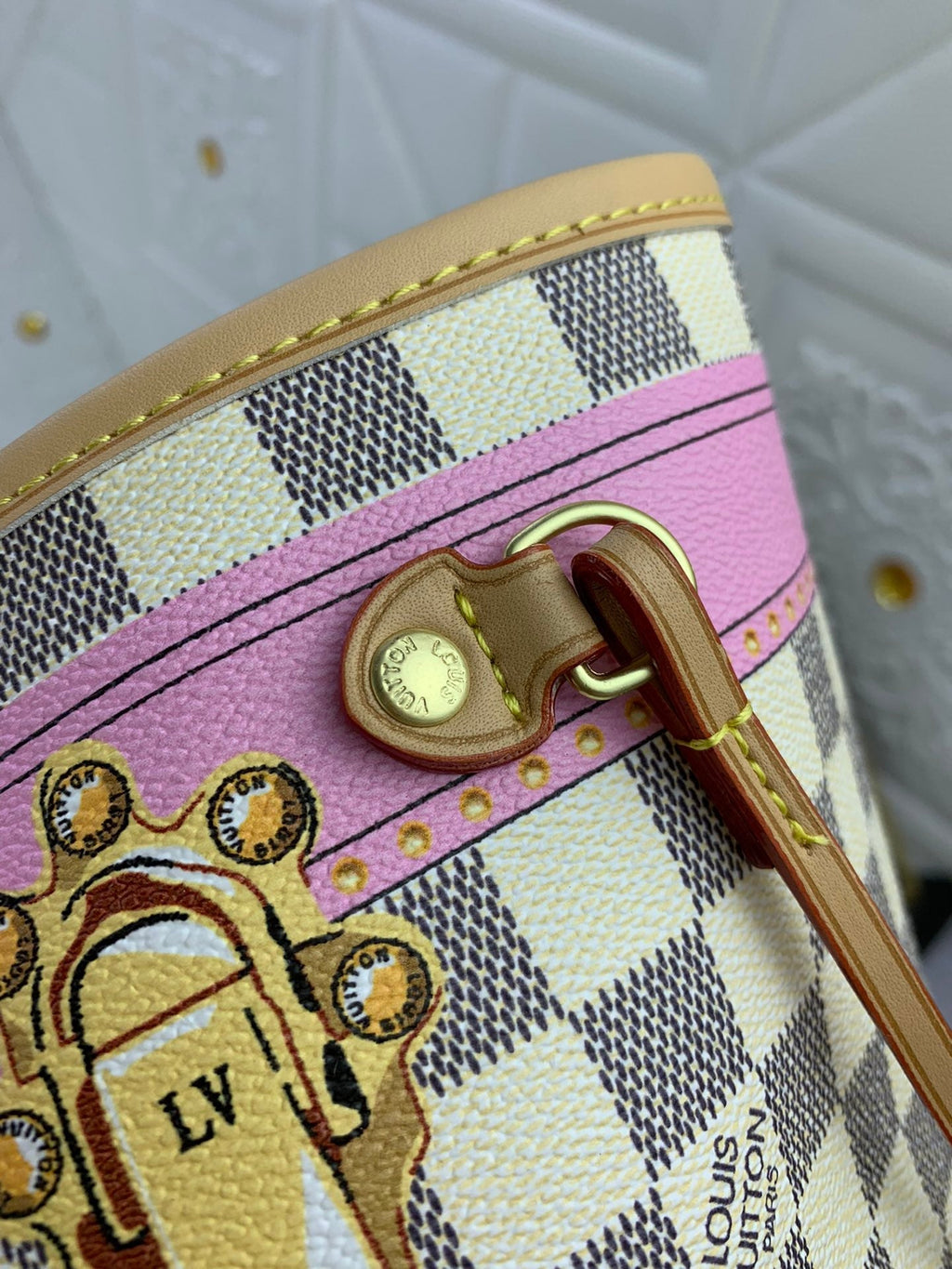 EN - Luxury Bags LUV 810