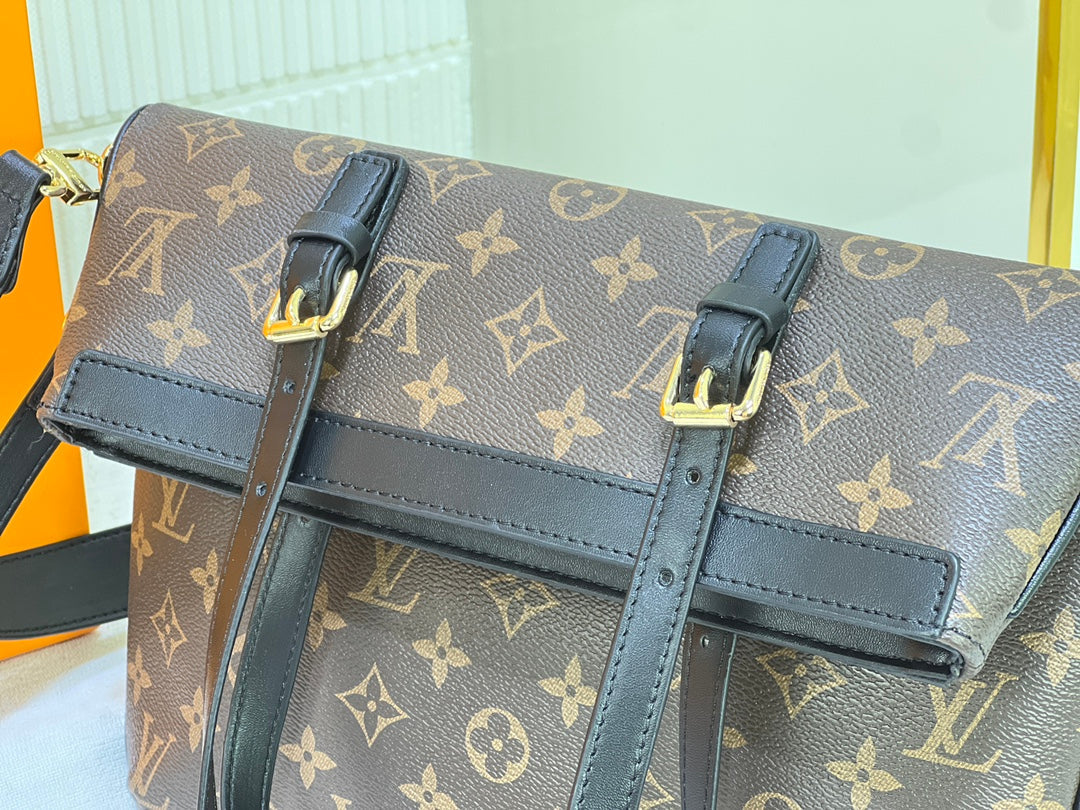 EN - Luxury Bags LUV 765