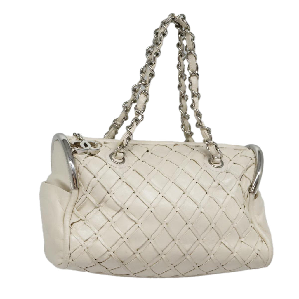 CHANEL Chain Shoulder Bag Leather White CC 93890