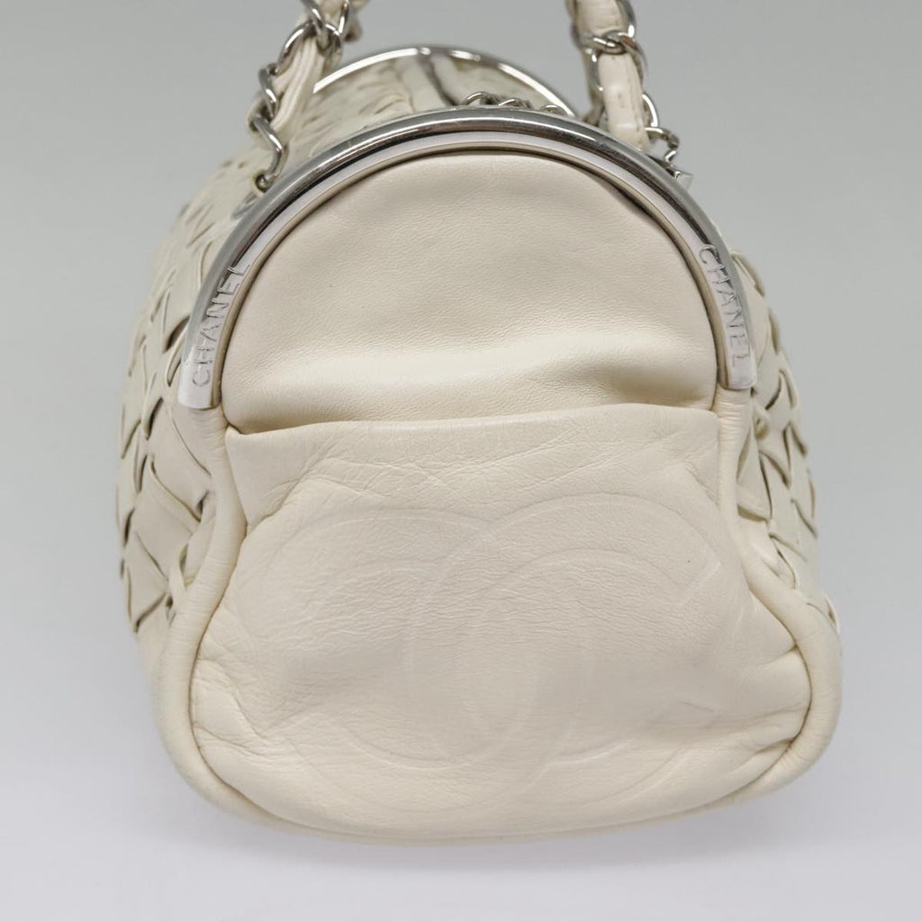 CHANEL Chain Shoulder Bag Leather White CC 93890