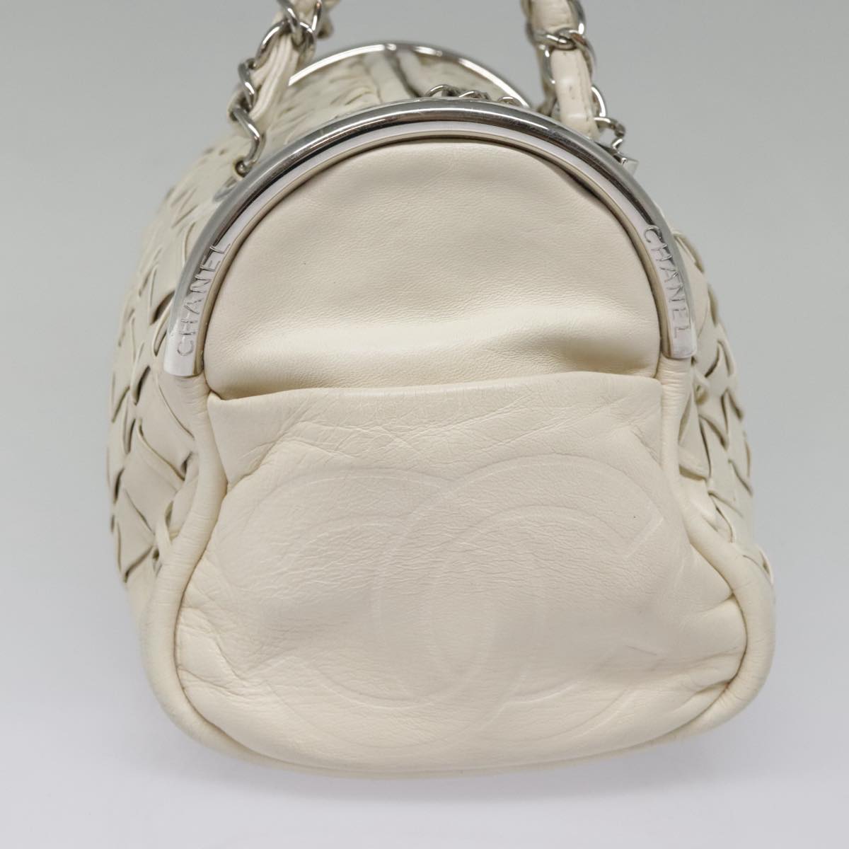 CHANEL Chain Shoulder Bag Leather White CC 93890