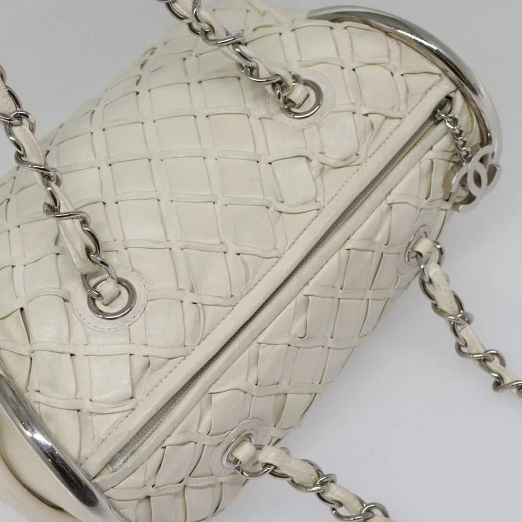 CHANEL Chain Shoulder Bag Leather White CC 93890