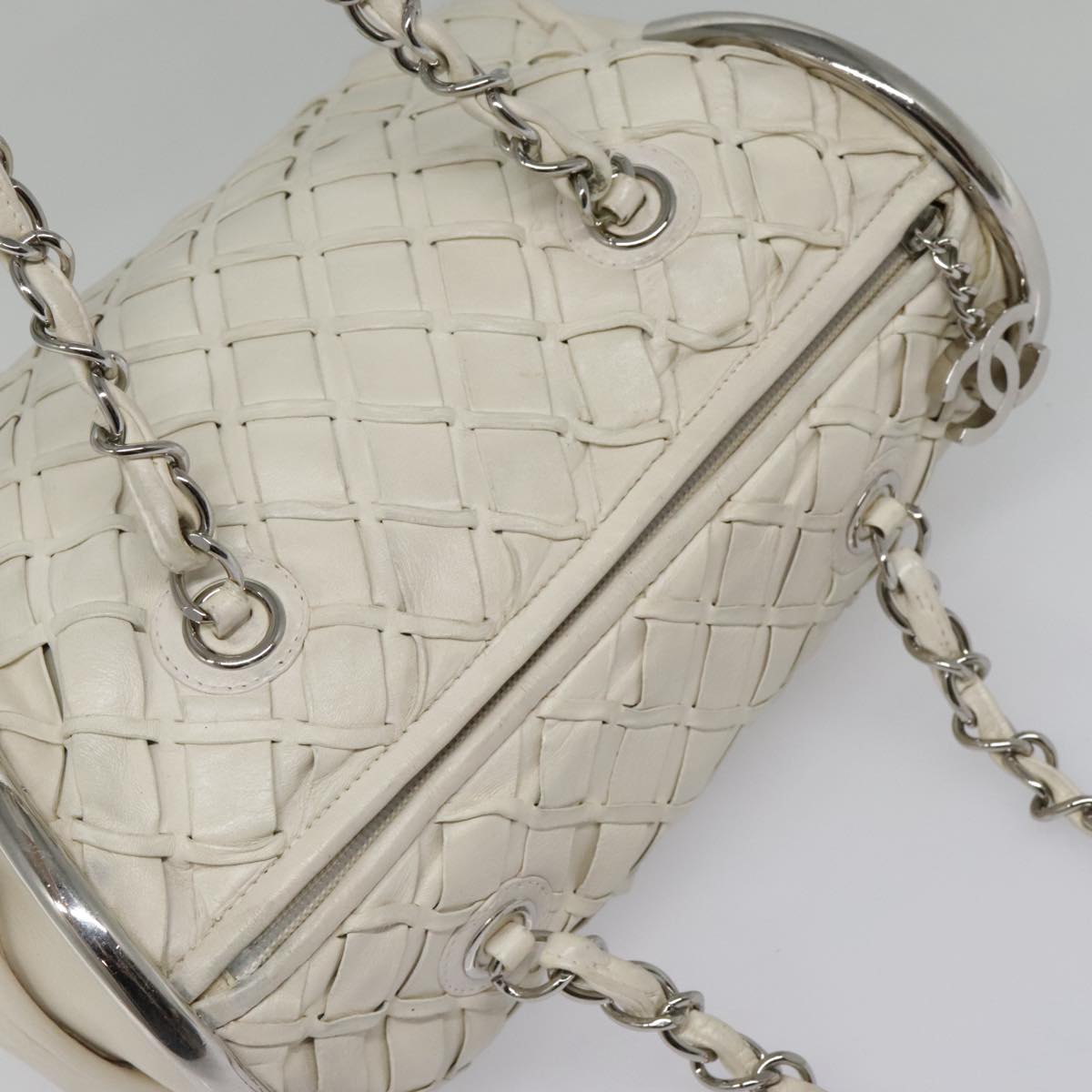 CHANEL Chain Shoulder Bag Leather White CC 93890