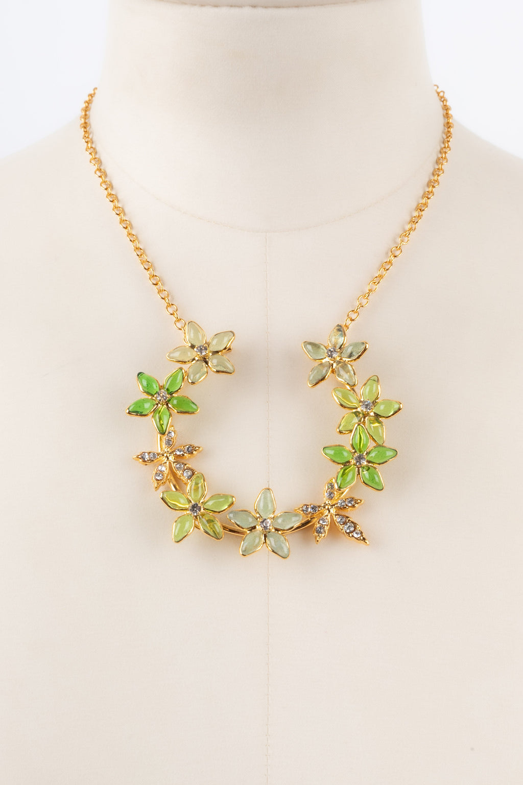 Collier Augustine