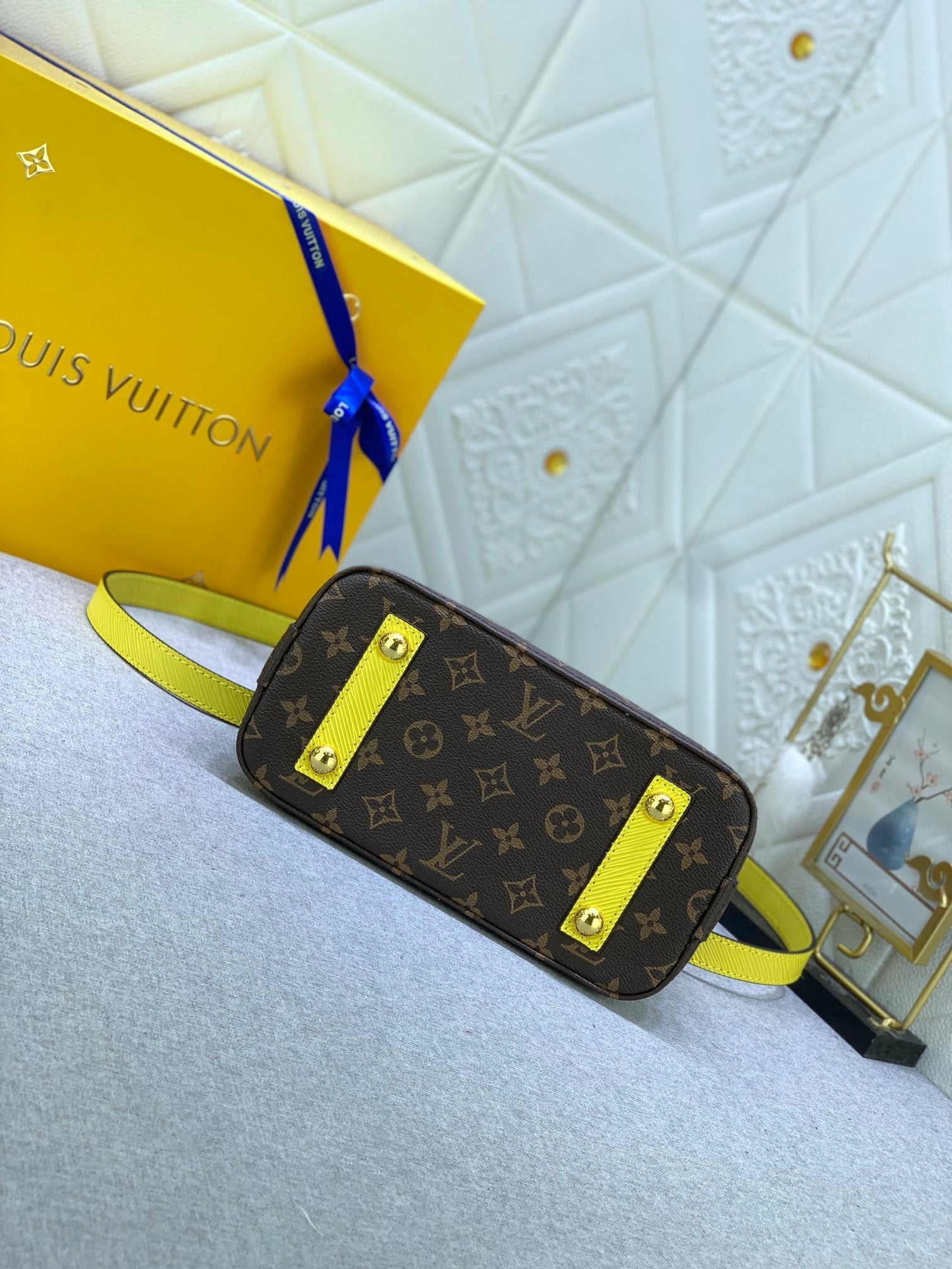 EN - Luxury Bags LUV 836