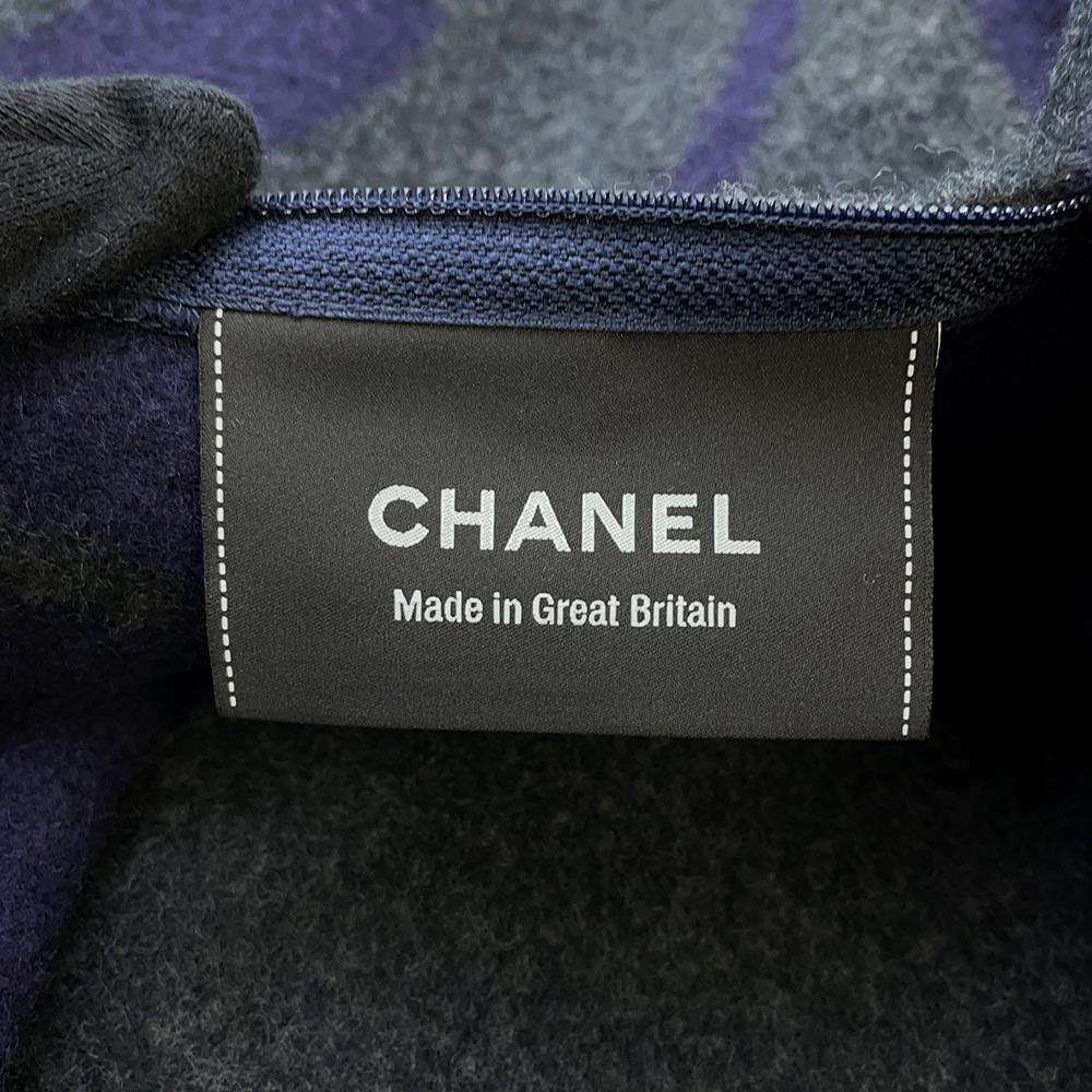 CHANEL Logo/Circle Double Face Cushion Gray/Navy Wool 90% Cashmere10%