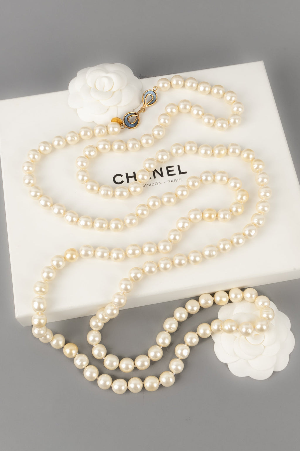 Collier / sautoir de perles nacrÃƒÆ’Ã‚Â©es Chanel