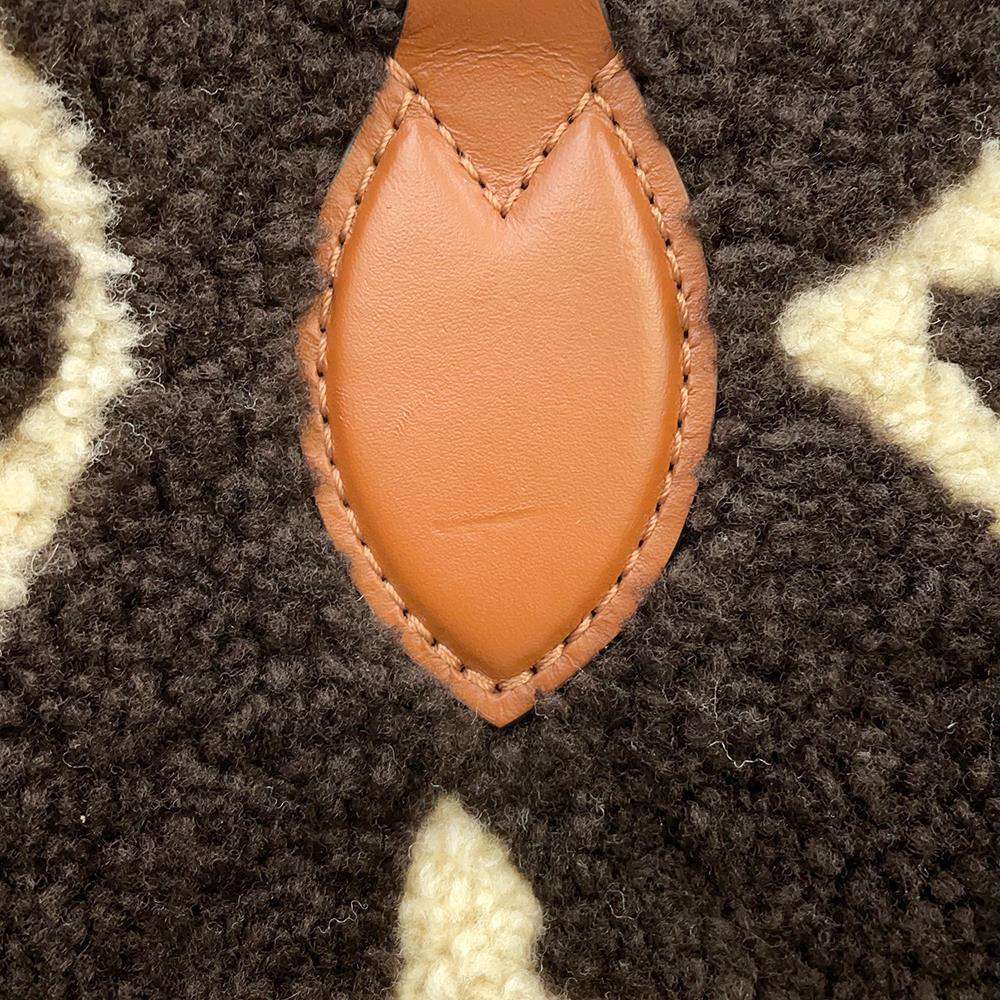 LOUIS VUITTON Onthego Brown/Beige M55420 Monogram / Teddy Size GM