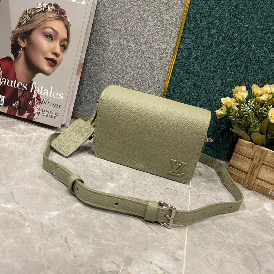 EN - Luxury Bags LUV 866