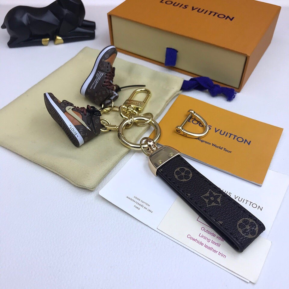 EN - Lux Keychains LUV 009