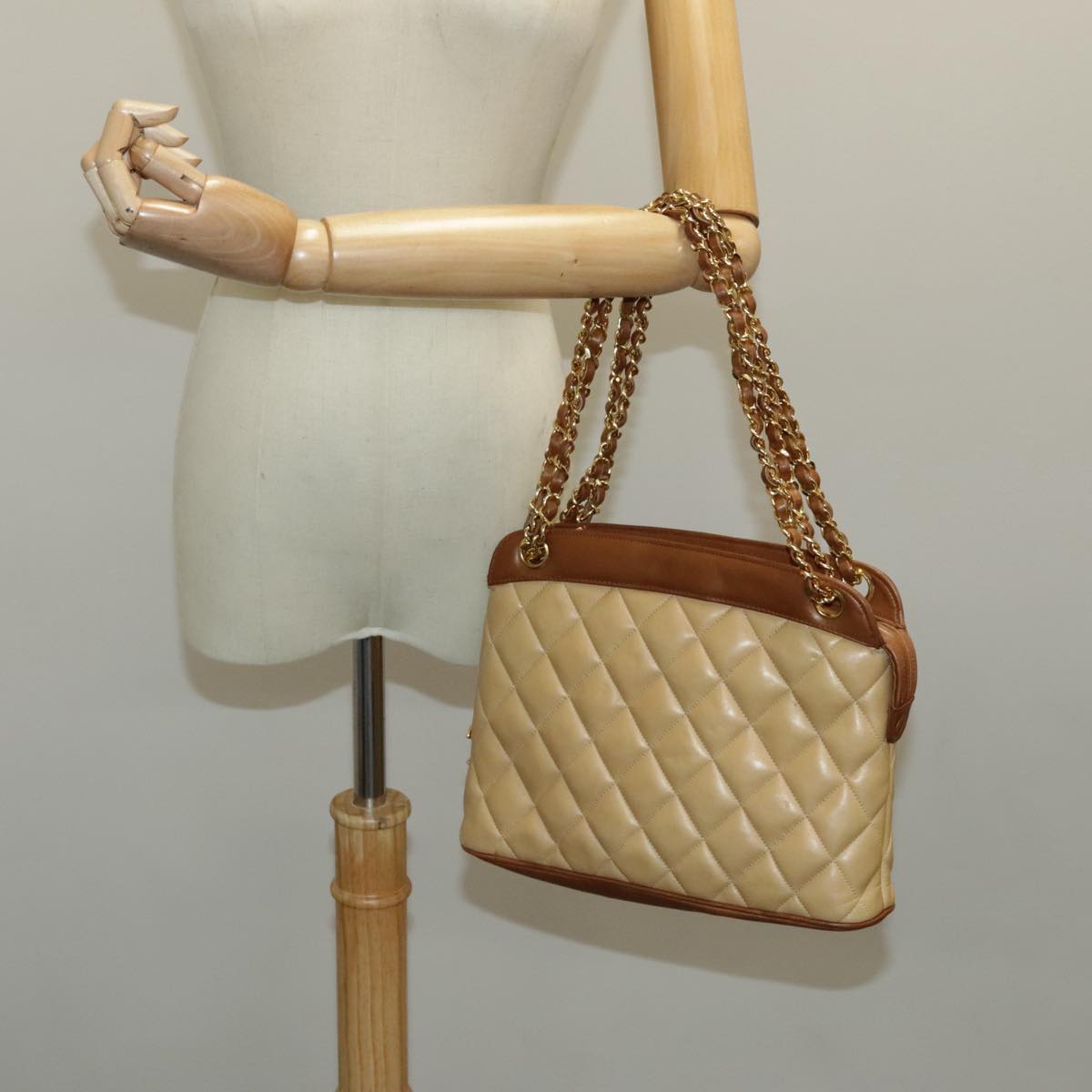 CHANEL Chain Shoulder Bag Lamb Skin Beige Gold CC 95932