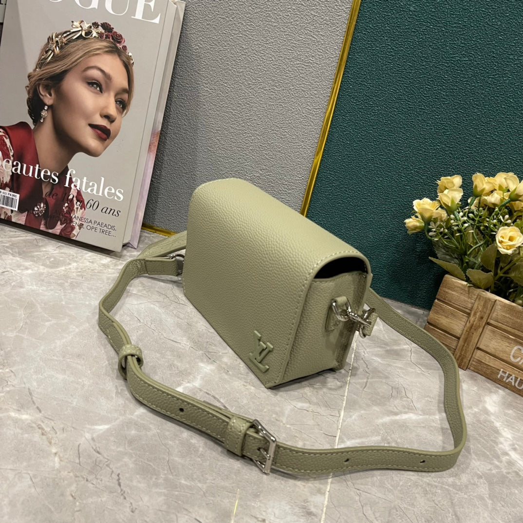 EN - Luxury Bags LUV 866