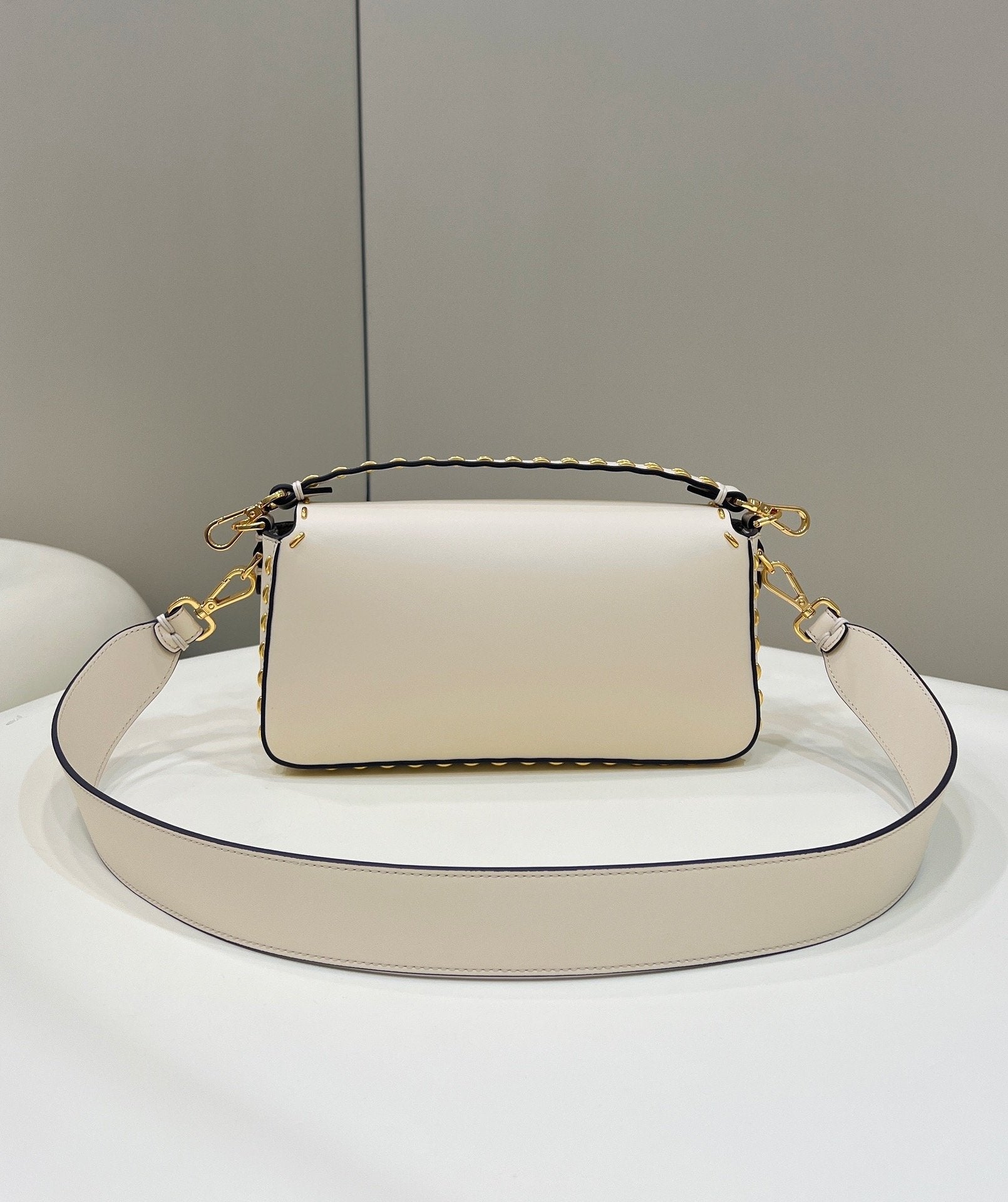 FI Mon Baguette MeGLAMIum White Bag For Woman 28cm/11in 8BR600AGLAMIQF1FIR