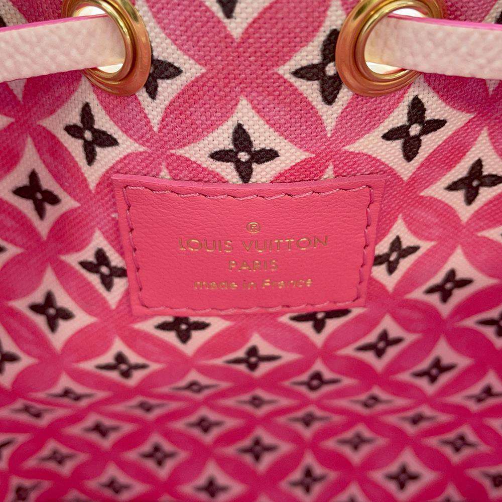 LOUIS VUITTON Nanonoe Rose/White M82386 Monogram / Giant