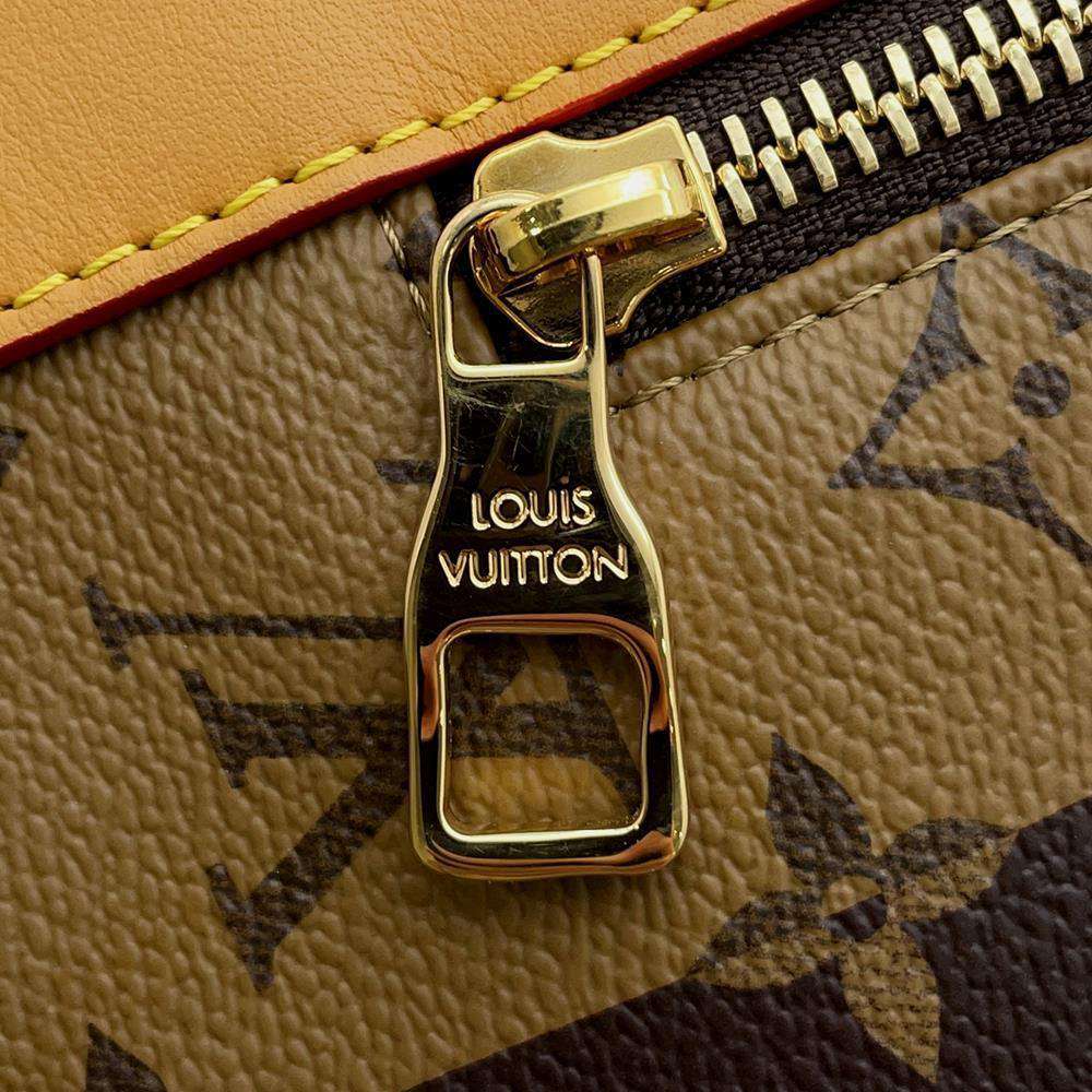 LOUIS VUITTON Randonnee Messenger NIGOCollaboration Noir M45968 Monogram stripe