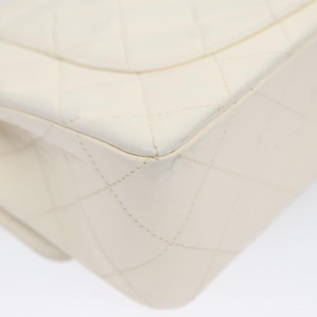 CHANEL Matelasse Chain Shoulder Bag Leather White Gold CC 96085