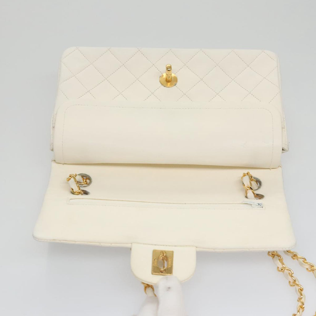 CHANEL Matelasse Chain Shoulder Bag Leather White Gold CC 96085