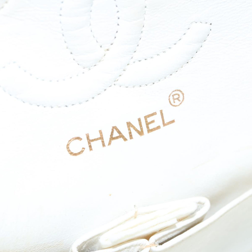 CHANEL Matelasse Chain Shoulder Bag Leather White Gold CC 96085
