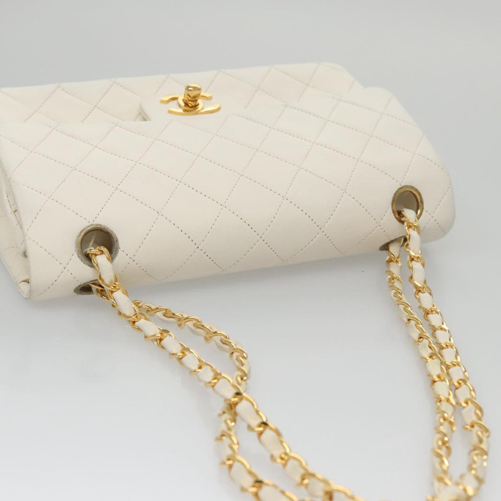 CHANEL Matelasse Chain Shoulder Bag Leather White Gold CC 96085