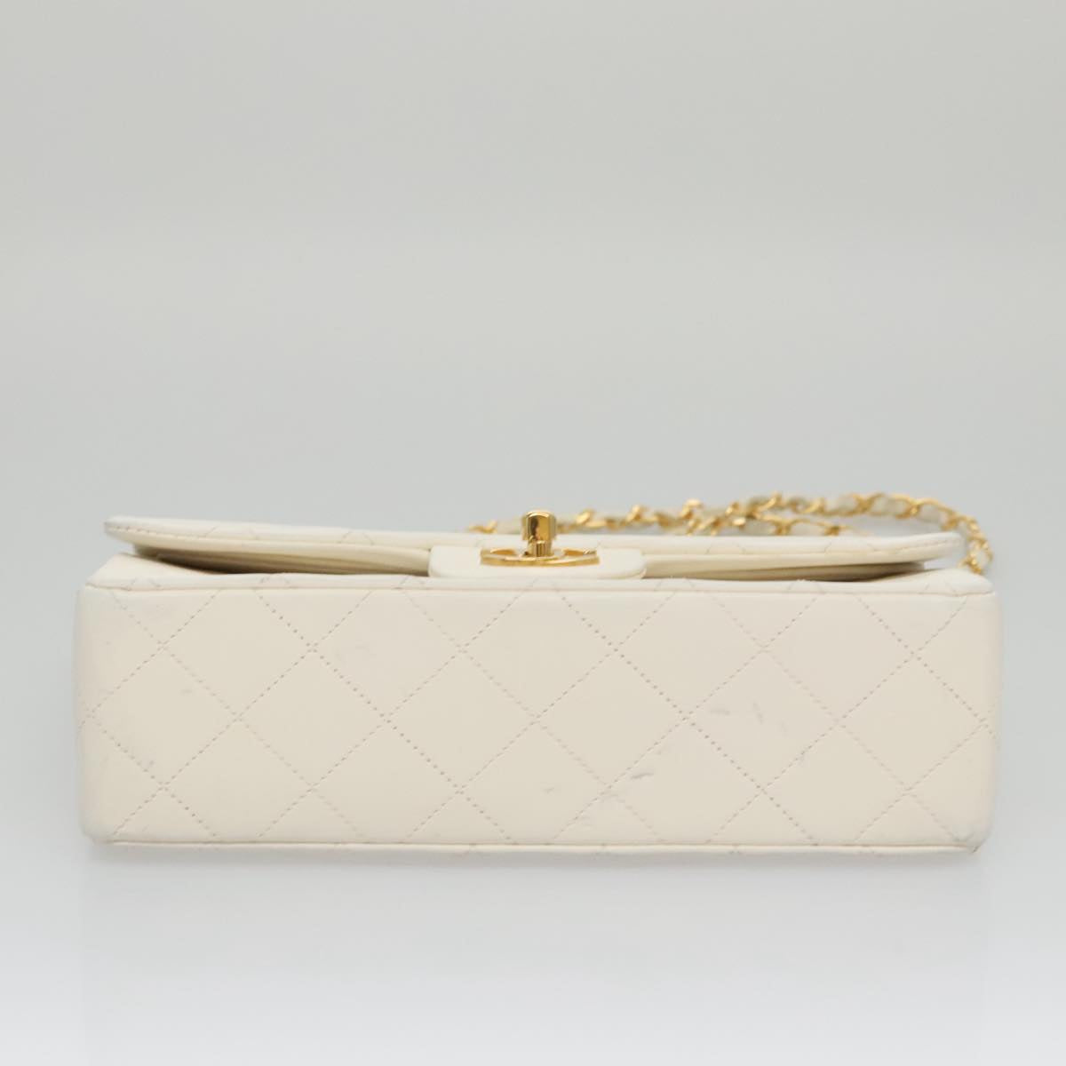 CHANEL Matelasse Chain Shoulder Bag Leather White Gold CC 96085