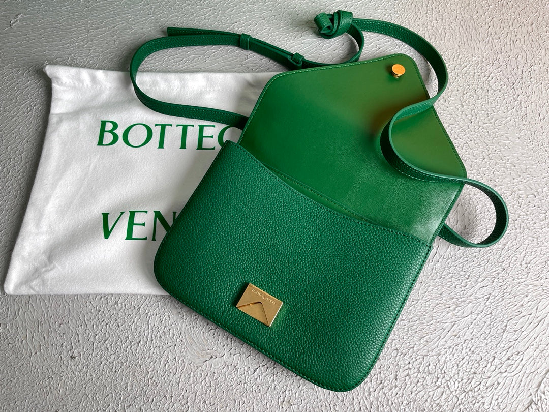 GLAMI Mount Green, For Women, WomenÃƒÂ¢Ã¢â€šÂ¬Ã¢â€žÂ¢s Bags 8.3in/21cm 667399V12M03113
