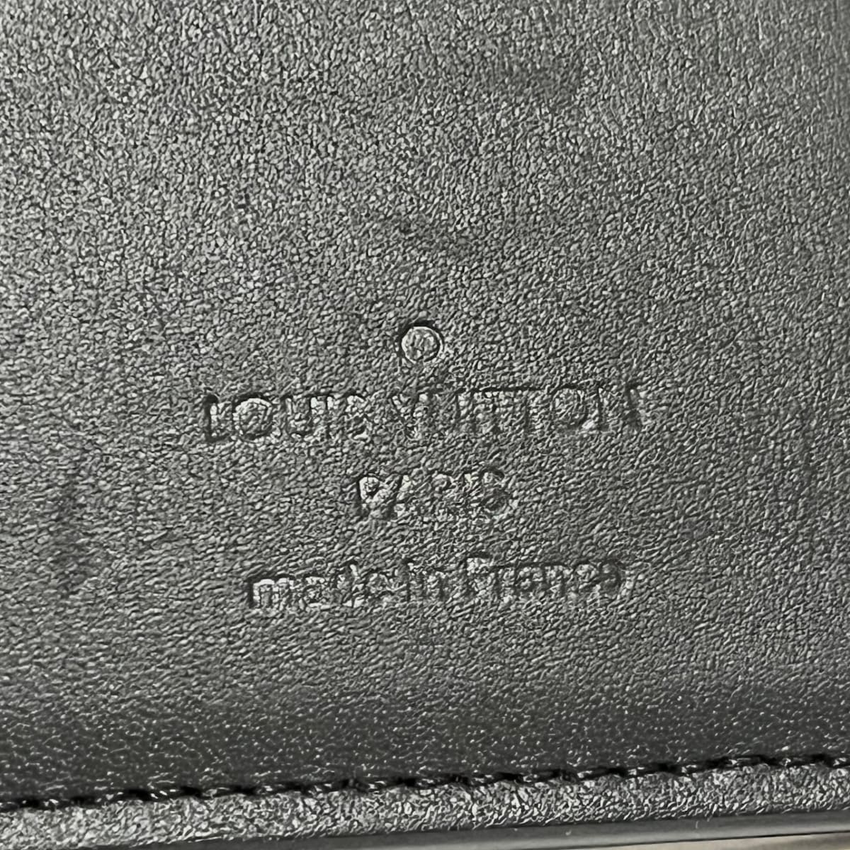 Louis Vuitton Brazza  Leather Wallet  ()