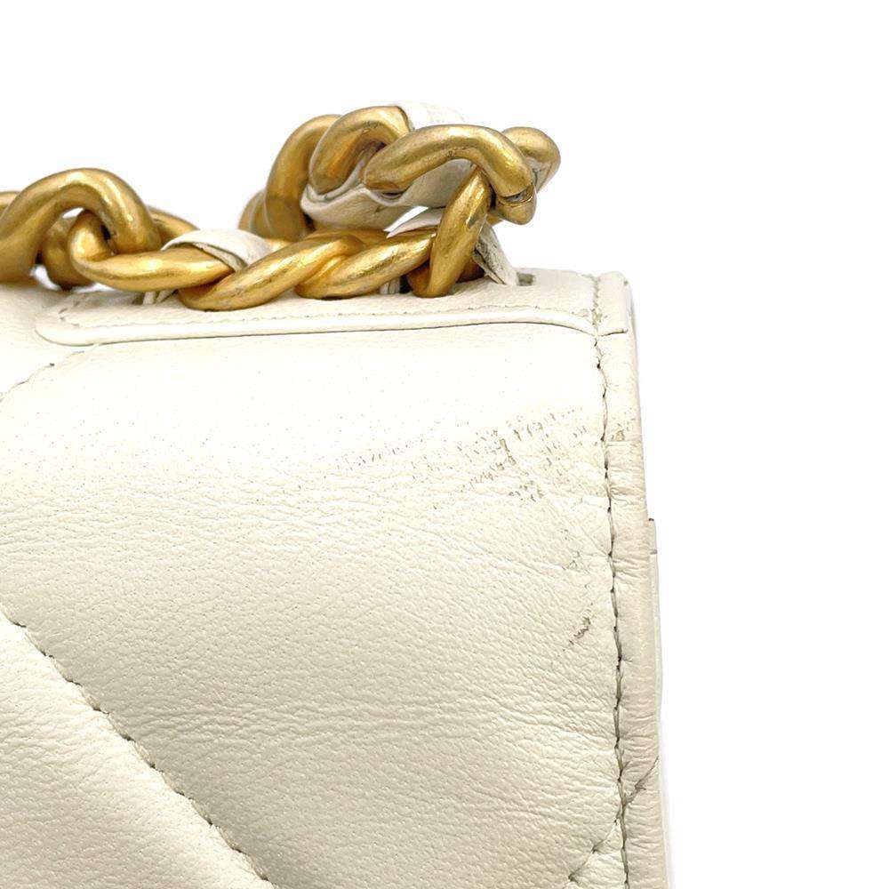 CHANEL 19 Chain wallet WhiteAP0957 Lambskin