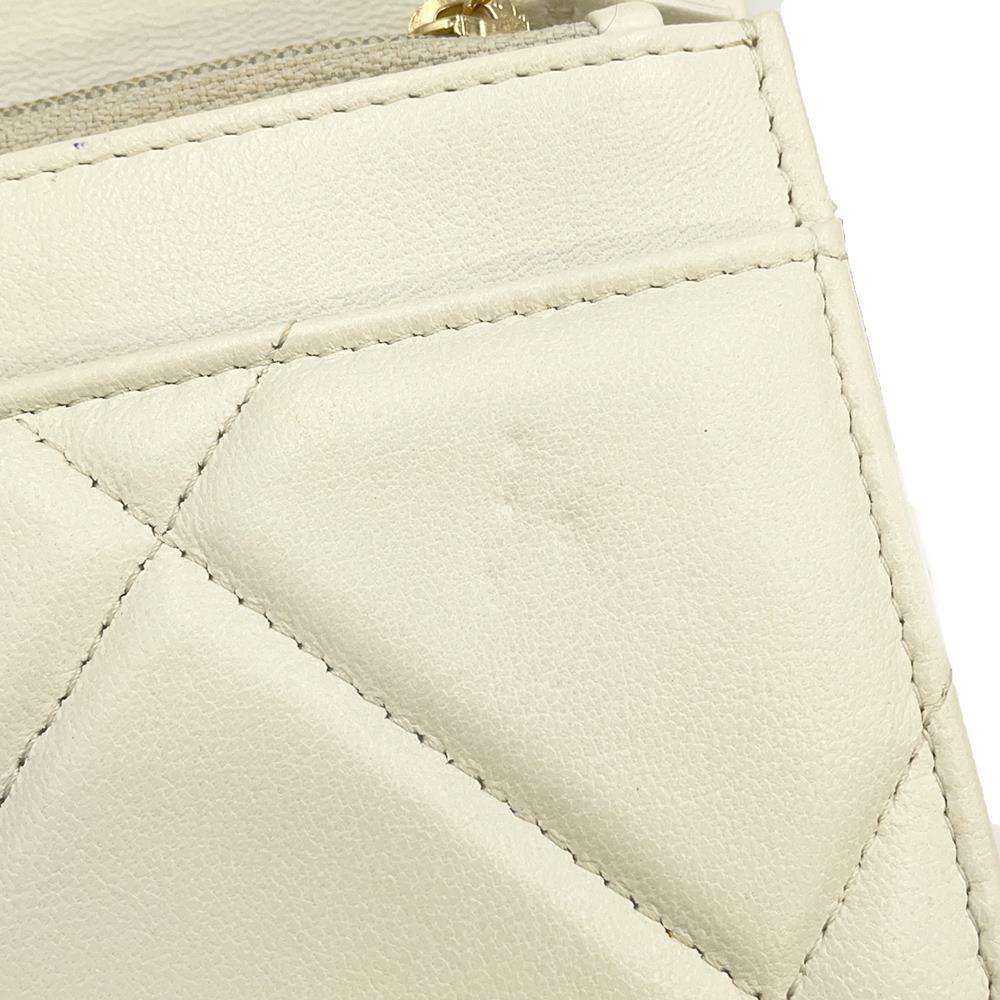CHANEL 19 Chain wallet WhiteAP0957 Lambskin