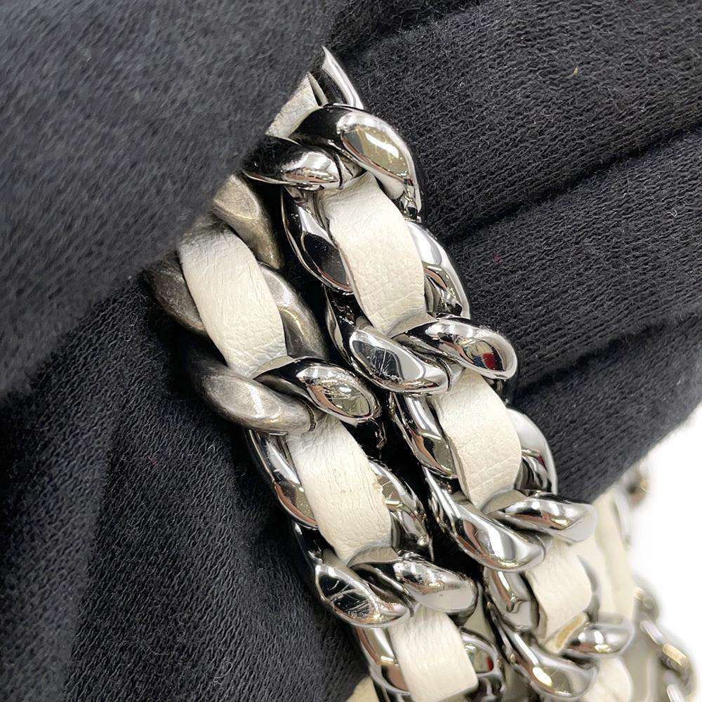 CHANEL 19 Chain wallet WhiteAP0957 Lambskin