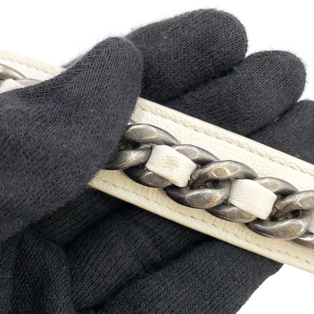 CHANEL 19 Chain wallet WhiteAP0957 Lambskin