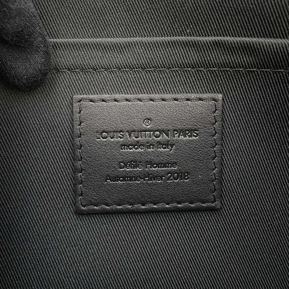 LOUIS VUITTON Pochette Cosmos Isetan Limited Noir M63373 Monogram Eclipse Glaze