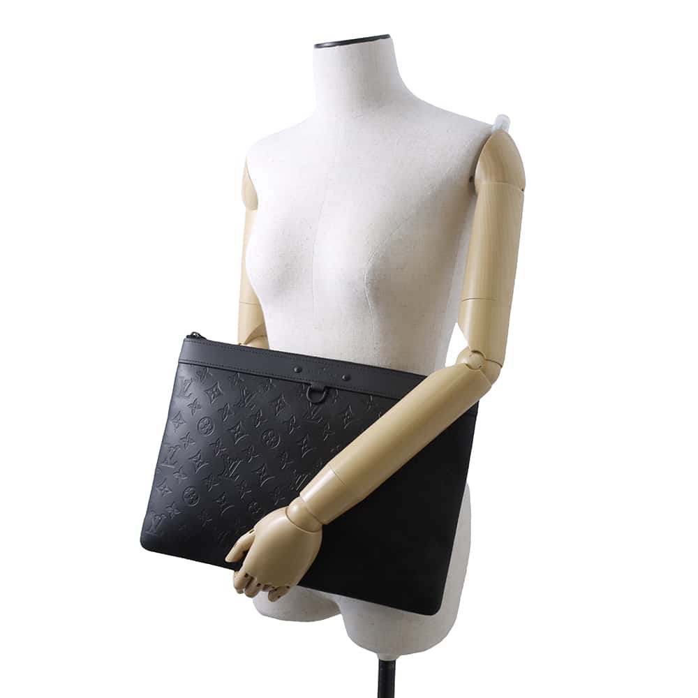 LOUIS VUITTON Pochette・Discovery Noir M62903 Monogram Shadow