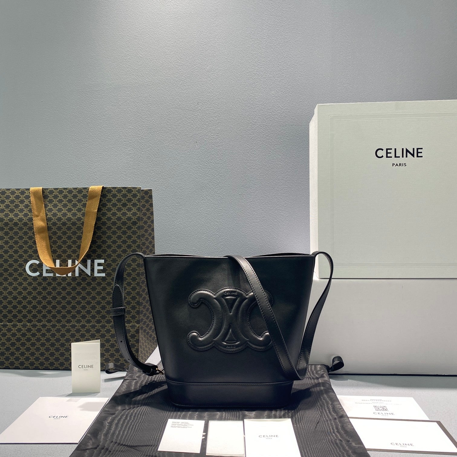 GLAMI Small Bucket Cuir Triomphe Black For Women 9in/22cm 198243DU3.38NO