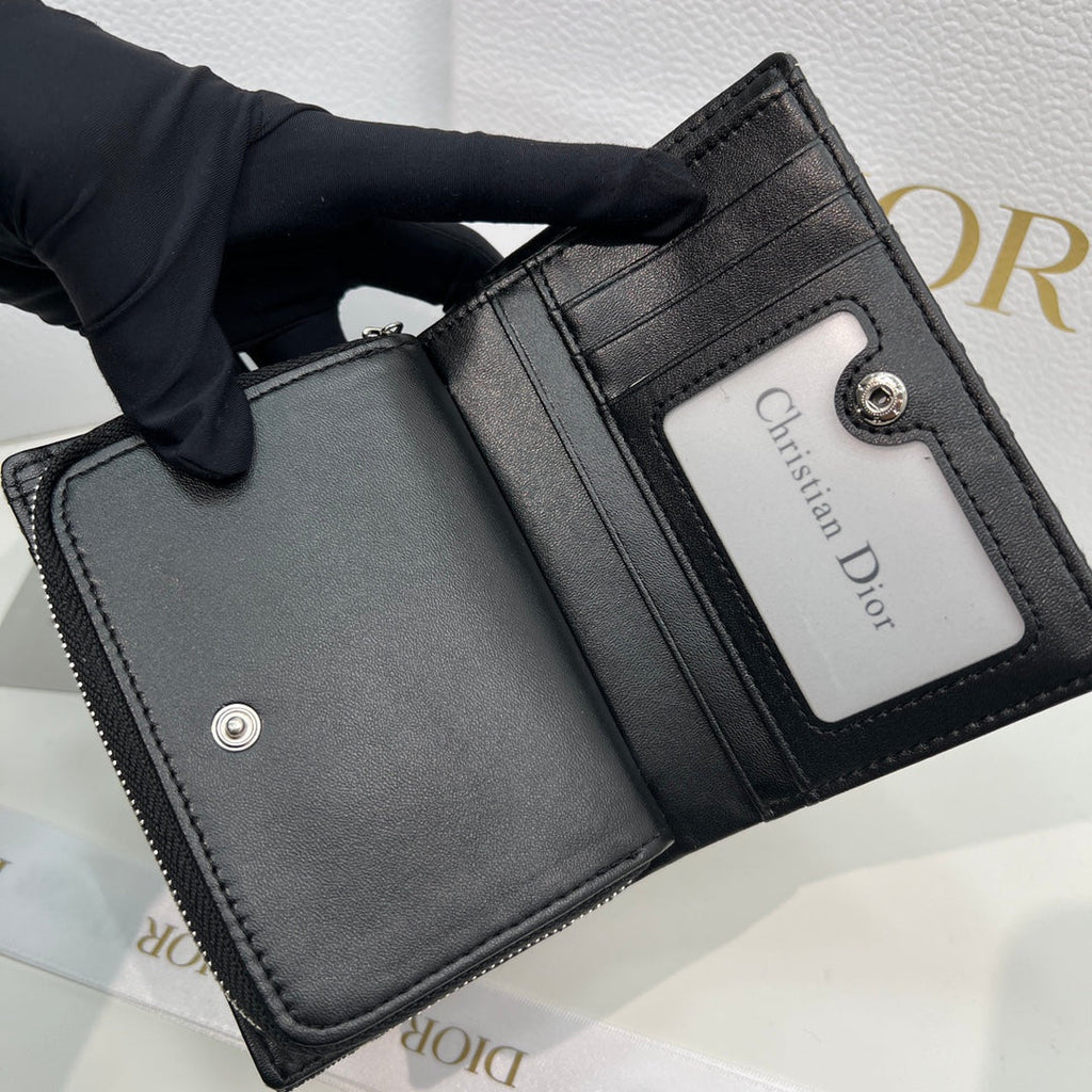 EN - New Arrival Wallet DIR 012