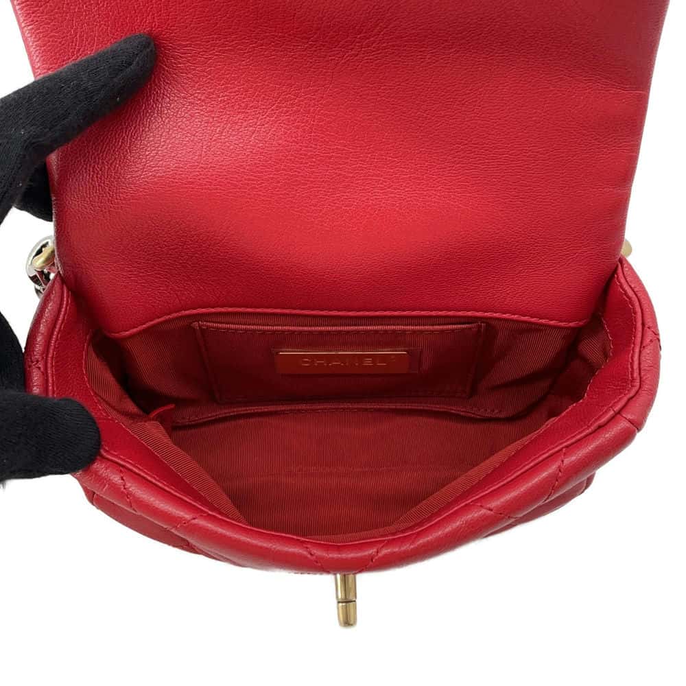 CHANEL CHANEL19 Belt Bag RedAS1163 Lambskin