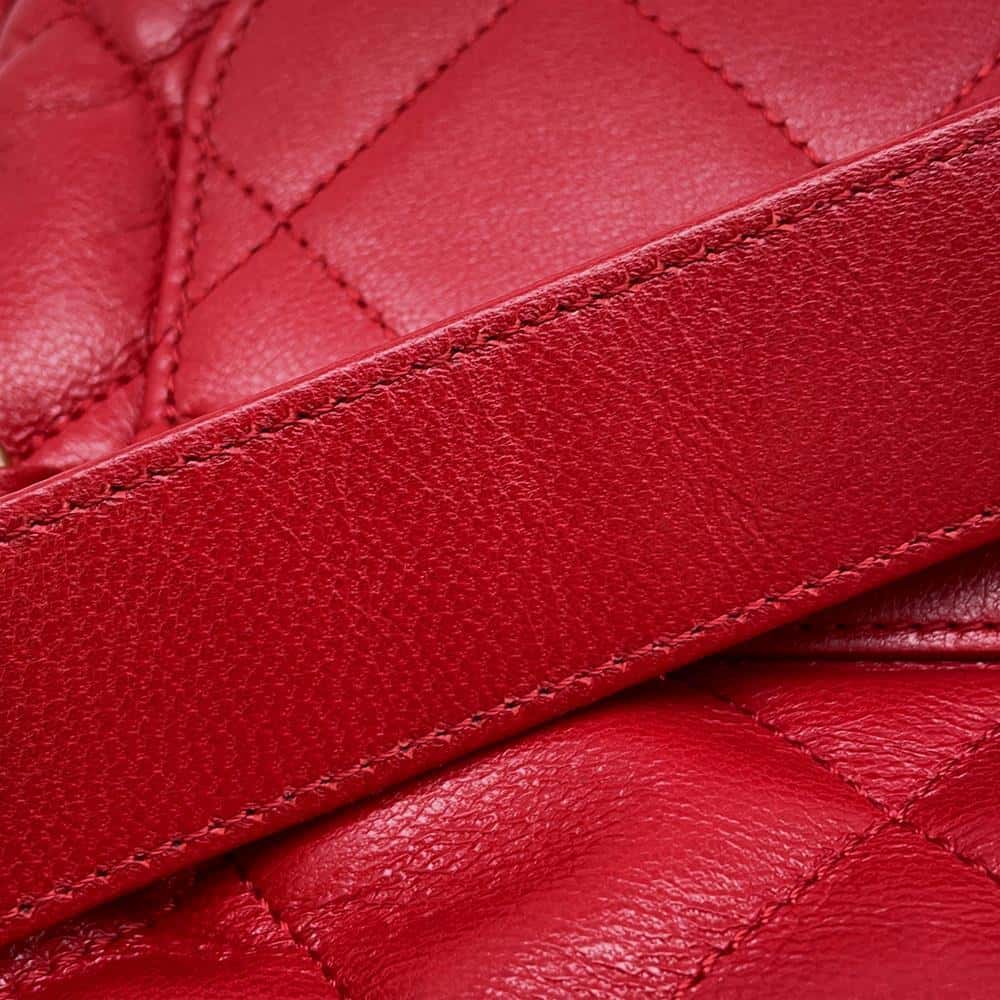 CHANEL CHANEL19 Belt Bag RedAS1163 Lambskin