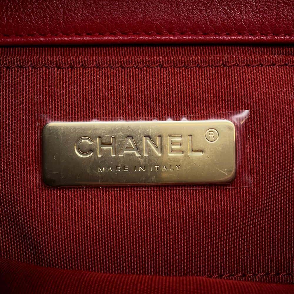 CHANEL CHANEL19 Belt Bag RedAS1163 Lambskin