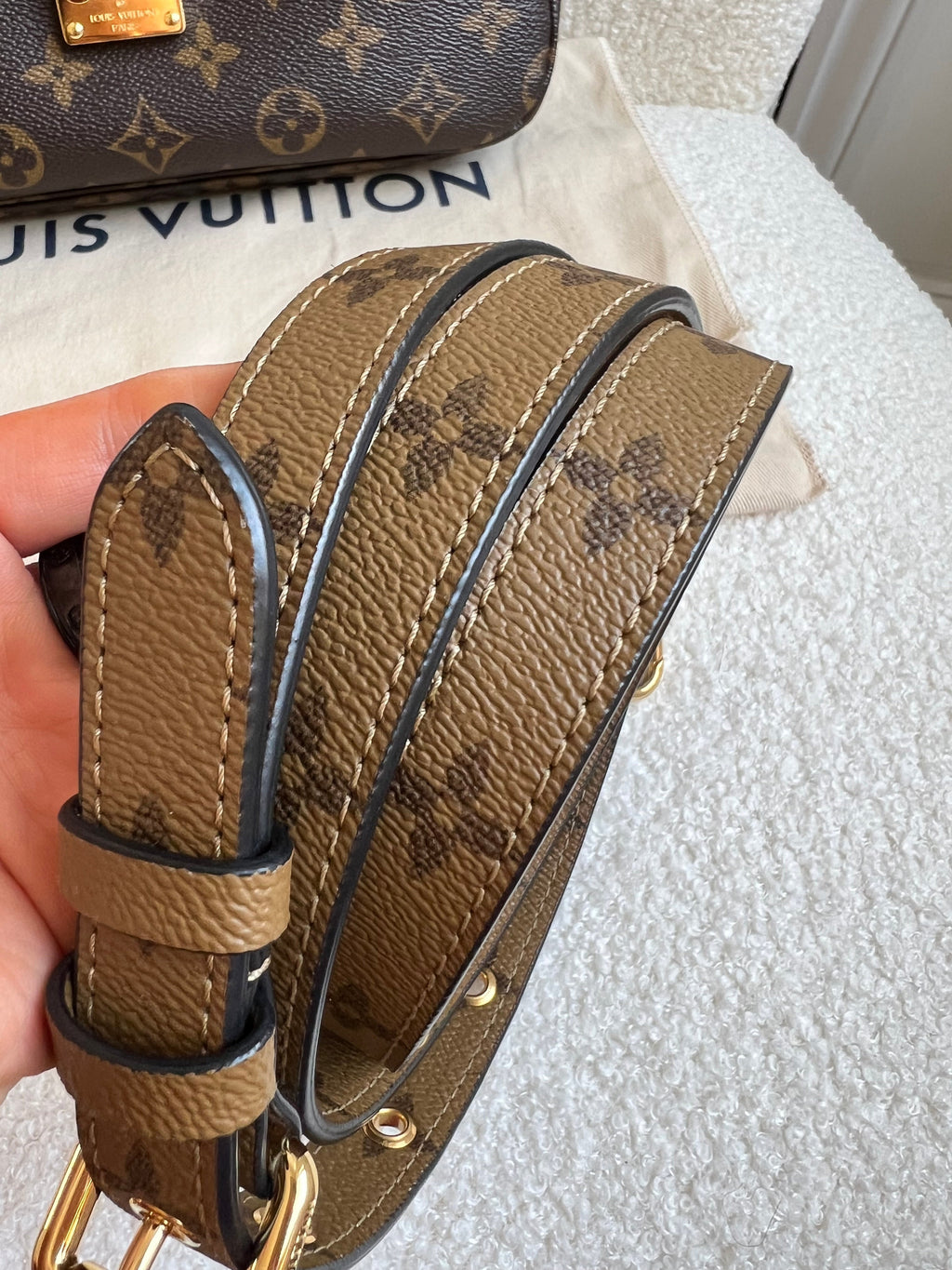 Louis Vuitton Pochette Metis Reverse Monogram (RRP £1,970)