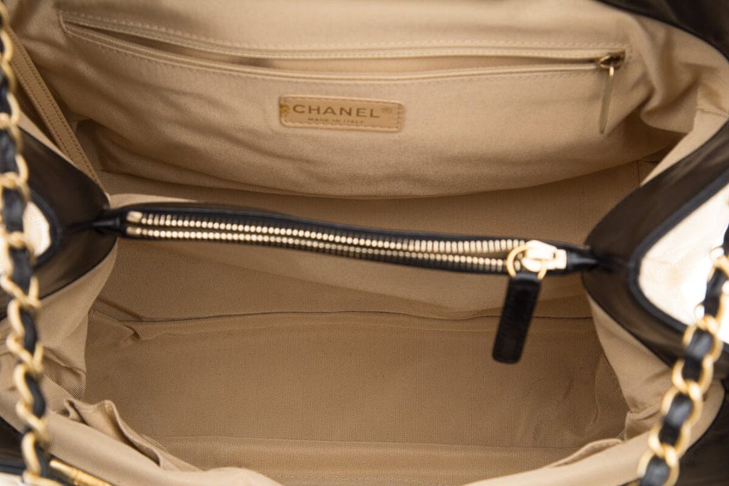 Chanel Black & Cream Mix hopping Handbag