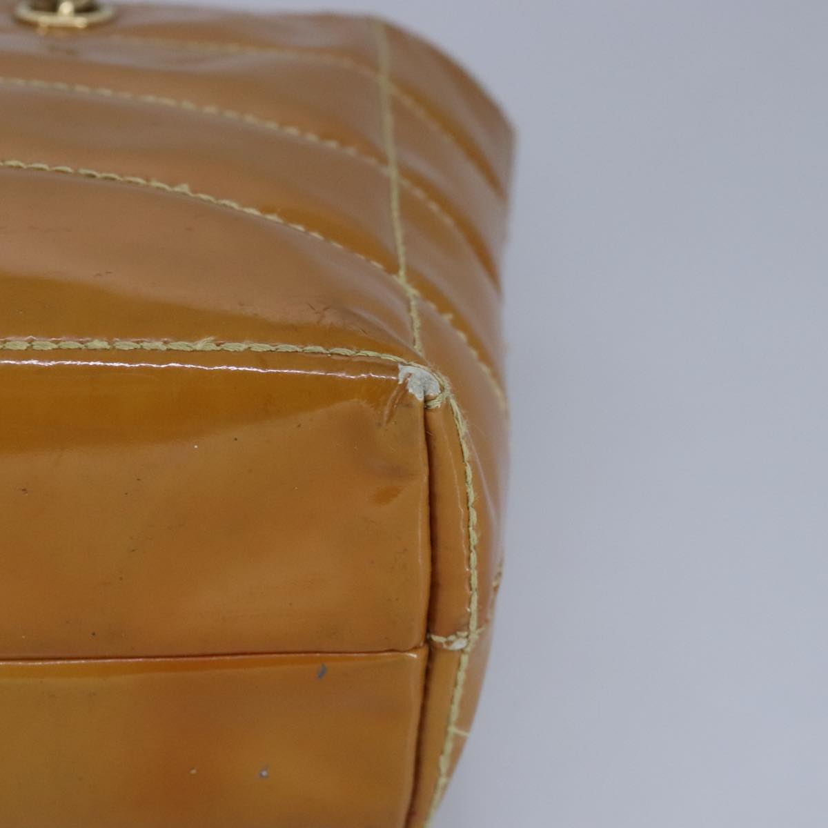 CHANEL Choco Bar Chain Shoulder Bag Patent leather Gold Beige CC 97452