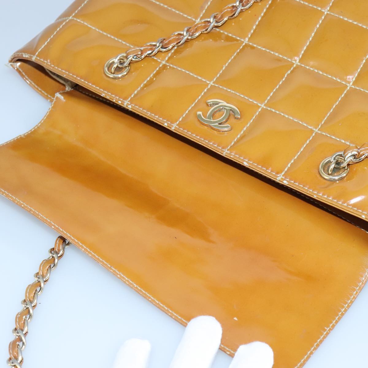 CHANEL Choco Bar Chain Shoulder Bag Patent leather Gold Beige CC 97452