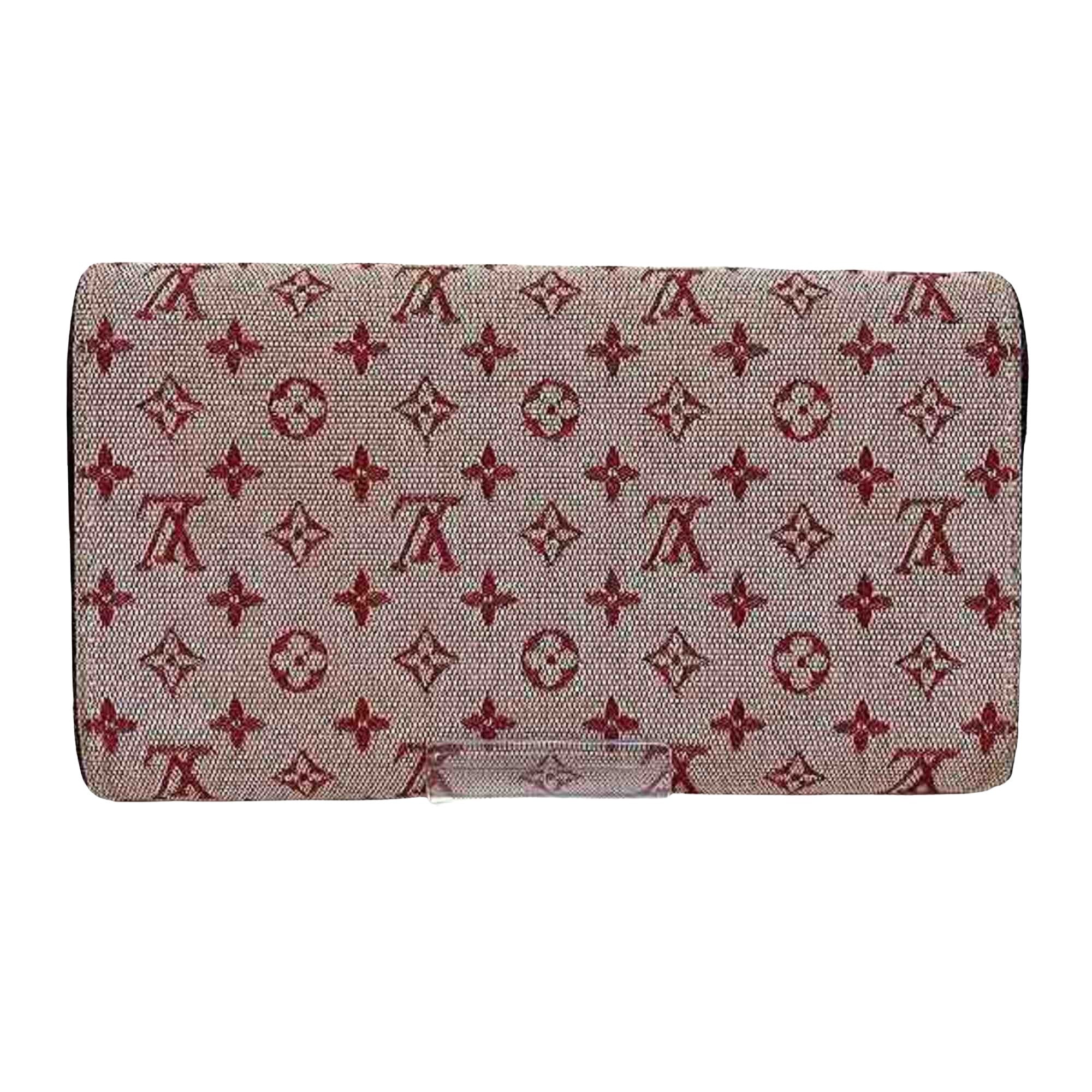 Louis Vuitton International  Canvas Wallet  ()