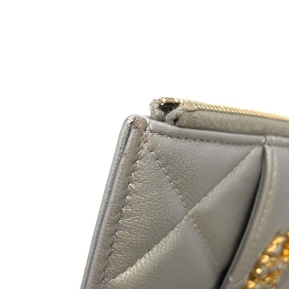 CHANEL Phone & Card Case SilverAP1182 Lambskin